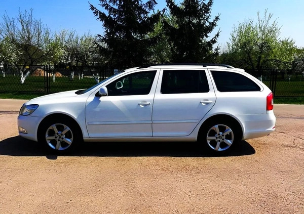 Skoda Octavia cena 26900 przebieg: 260000, rok produkcji 2011 z Oświęcim małe 121